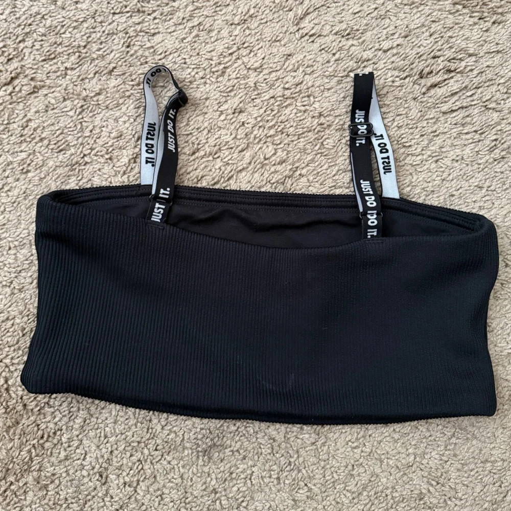 Women’s Nike Ribbed Bra - Picture 2 of 2